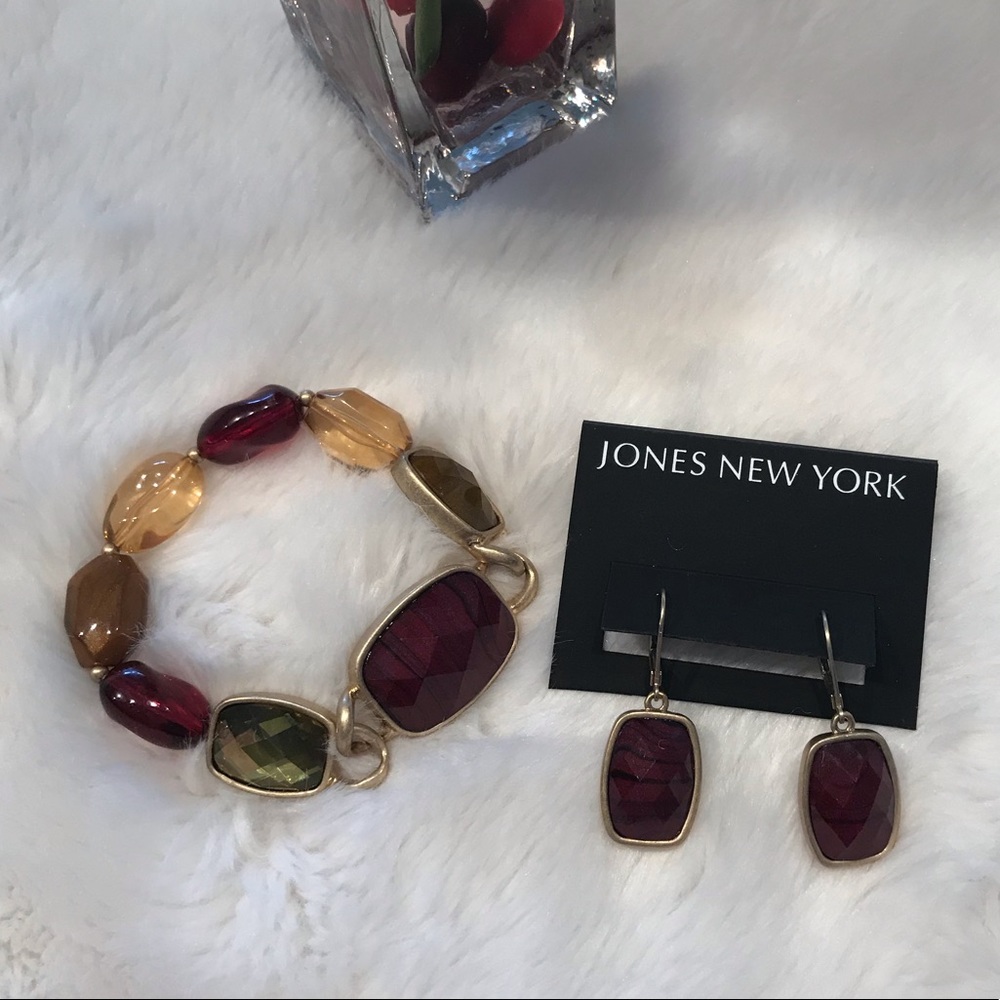 ♥️ NWT Stone Earring and Bracelet Set ♥️
